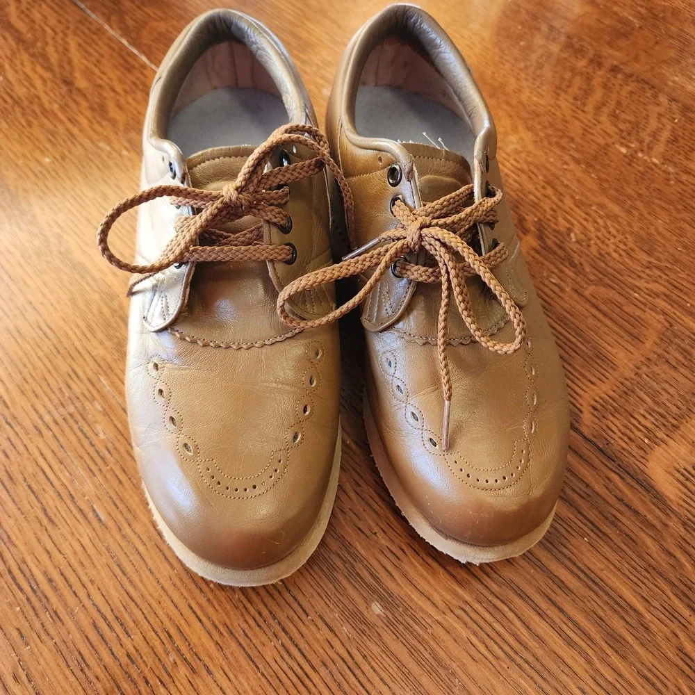P. W. Minor Orthopedic Beige Lace Up Wedge Heel Comfort Shoe‎ 8 Wide Inserts